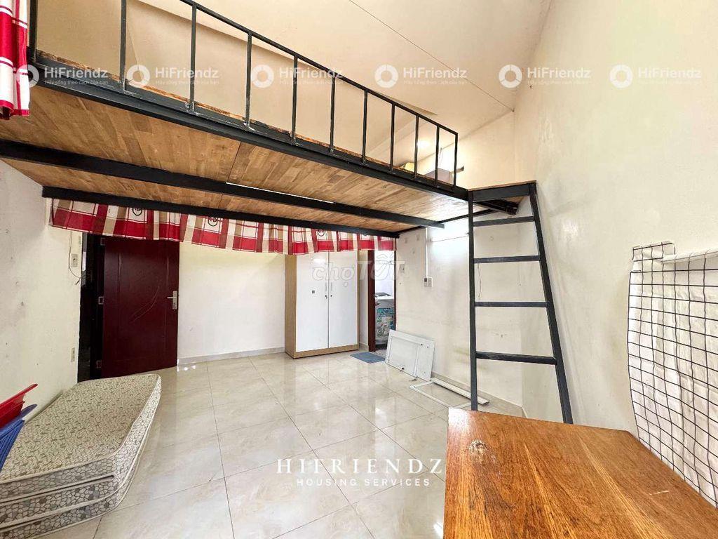 Phòng gác - đầy đủ nội thất ở 3 4 bạn thoãi mái rộng hơn 35m2