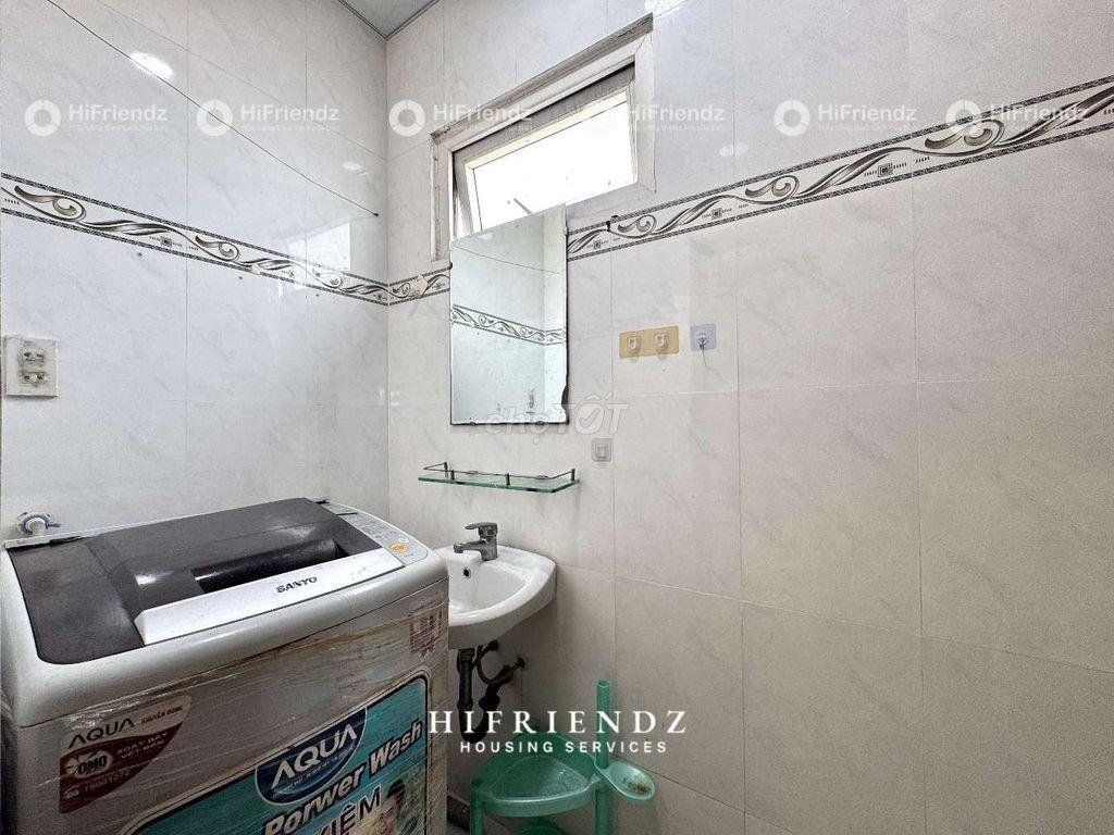 Phòng gác - đầy đủ nội thất ở 3 4 bạn thoãi mái rộng hơn 35m2