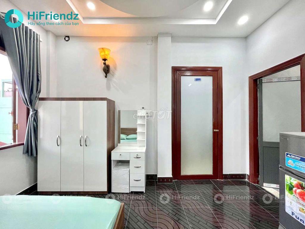 Phòng 2 cửa sổ trời đón nắng - đầy đủ nội thất