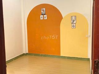 Phòng thoáng đẹp quận 12 có máy lạnh