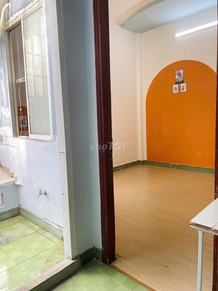 Phòng rộng sạch ở trung mỹ tây quận 12