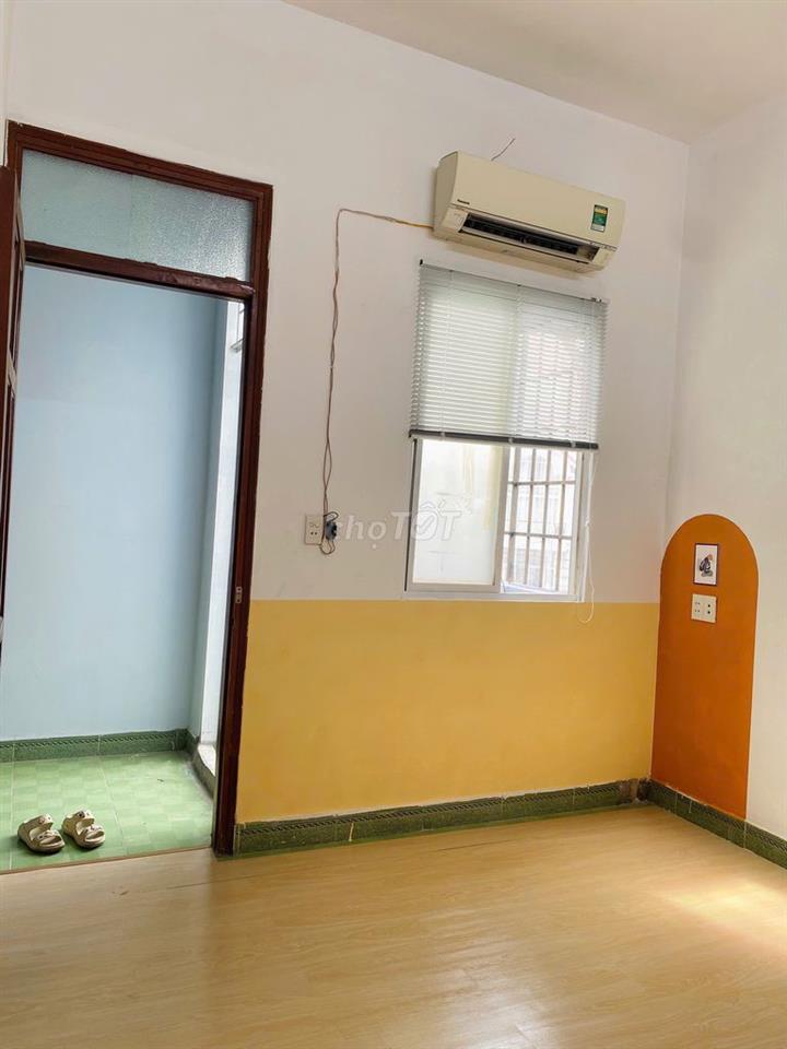 Phòng rộng sạch ở trung mỹ tây quận 12