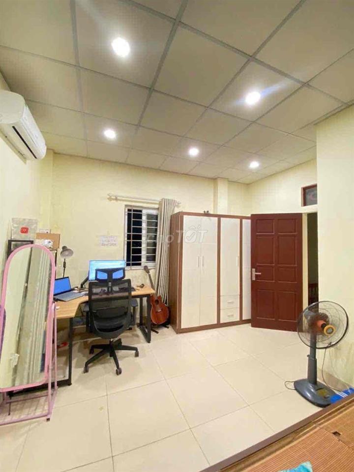 Cho thuê Nhà riêng Định Công, 3 ngủ, 3 tầng, 40m2