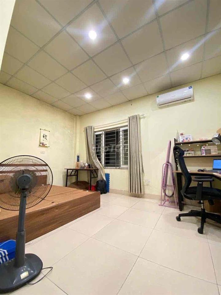 Cho thuê Nhà riêng Định Công, 3 ngủ, 3 tầng, 40m2