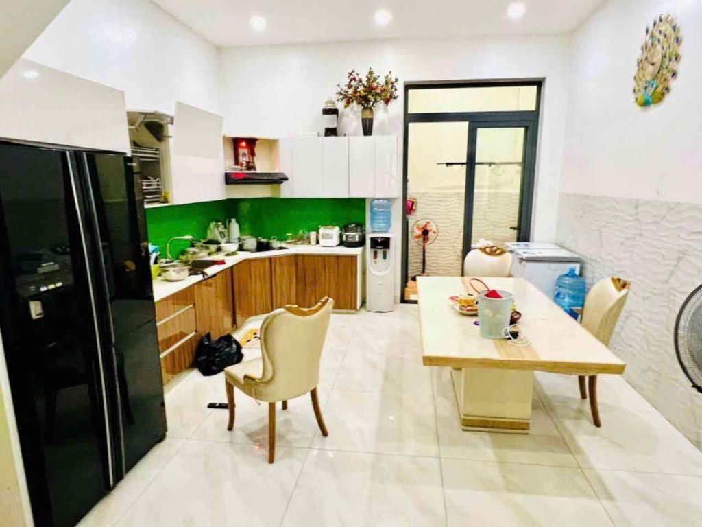 🔥 BÁN NHÀ HIỆP BÌNH – 82M² – NGANG 4.5M – 4 TẦNG – HẺM 8M KDC HỒNG LONG 🔥 💎 Vị trí đẹp – nhà kiên cố – hẻm rộng ô tô 