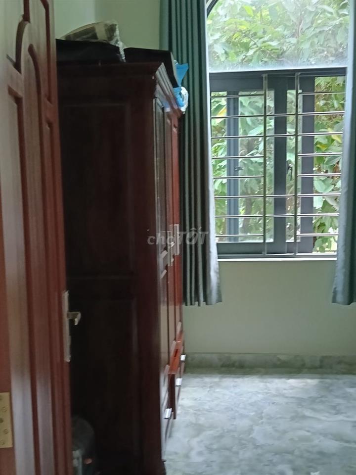 Bán nhà 1 trệt 1 lầu hẻm.xe hơi