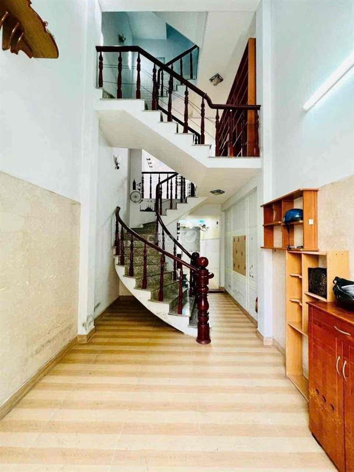 Nhà cho thuê 4 phòng ngủ Phạm Văn Chiêu