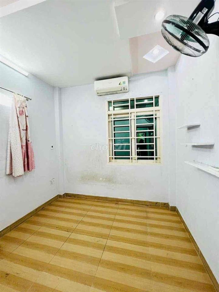 Nhà cho thuê 4 phòng ngủ Phạm Văn Chiêu