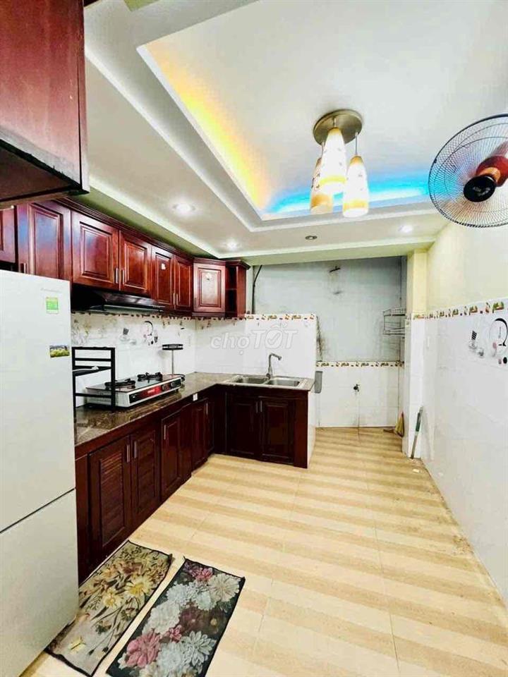Nhà cho thuê 4 phòng ngủ Phạm Văn Chiêu