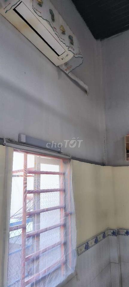 Cho nữ thuê phòng máy lạnh
