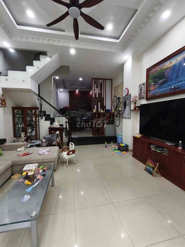 nhà cần bán