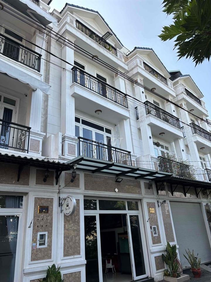 nhà cần bán