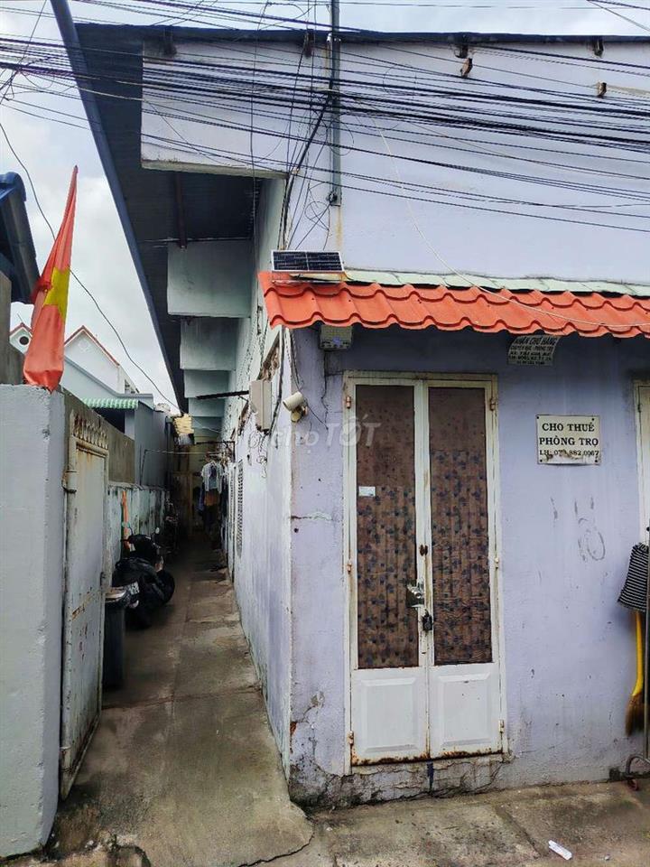 BÁN ĐẤT + DÃY PHÒNG TRỌ SÁT KDC QĐ4