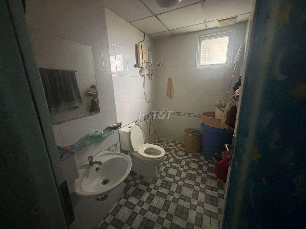 cần bán căn 3PN tầng thấp