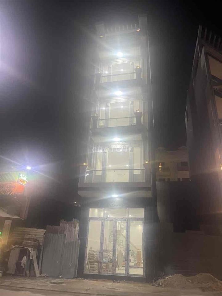 nhà mặt tiền kênh tham lương. vị trí góc ngã 3