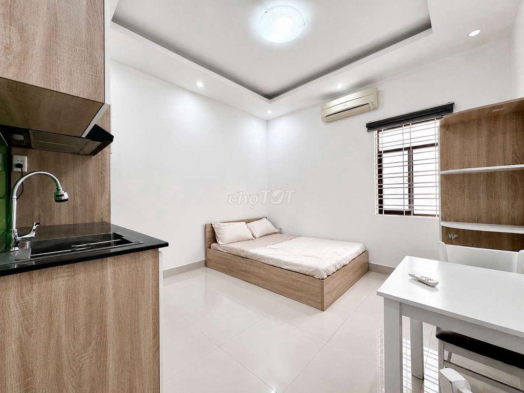 CĂN HỘ DỊCH VỤ FULL NỘI THẤT, NGAY NGUYỄN GIA TRÍ HÀNG XANH