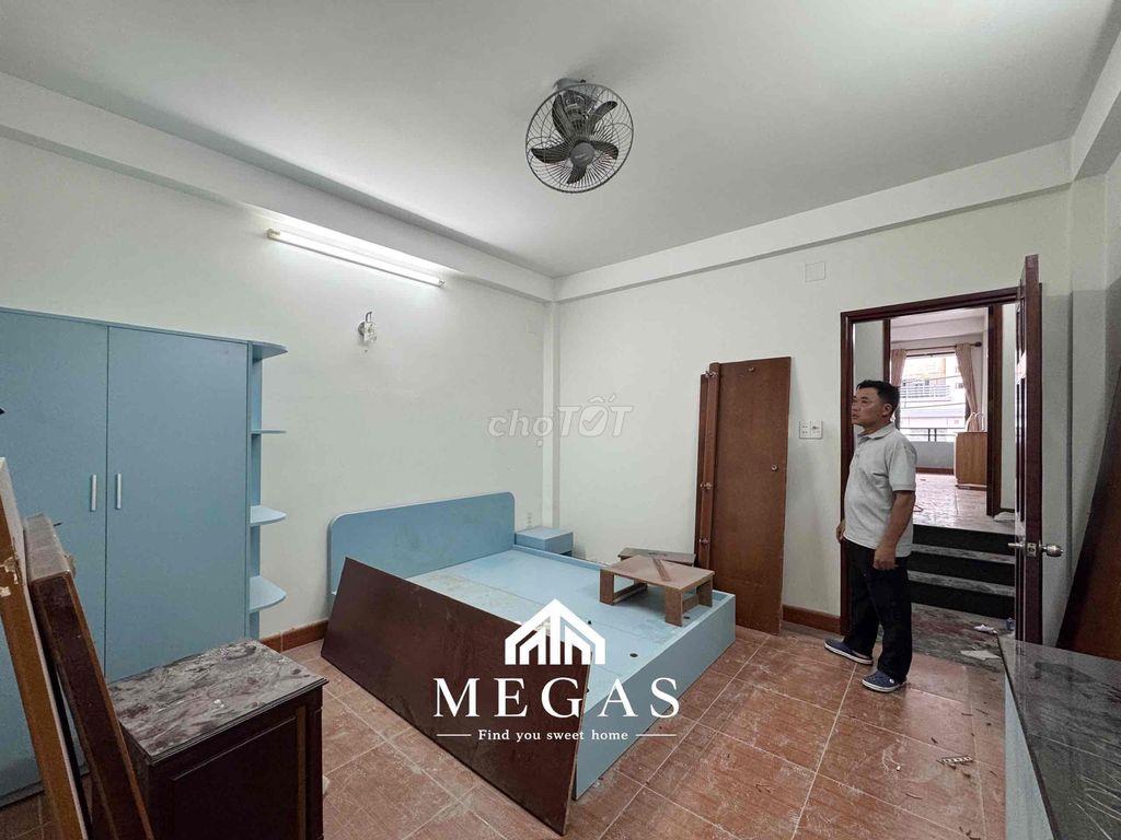 Studio Full nội thất mặt tiền đường Nguyễn Văn Công