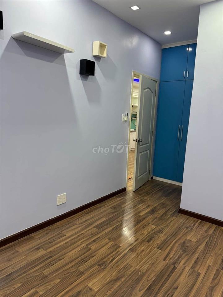 Cho thuê căn hộ 2pn2wc có ban công chung cư Hưng Ngân 