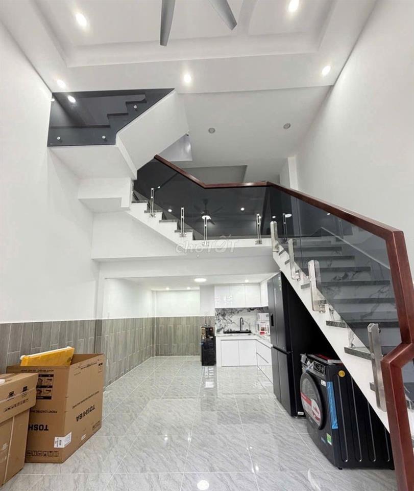 NHÀ MỚI 100% 3 TẦNG TẶNG NỘI THẤT, GẦN TRƯƠNG PHƯỚC PHAN, DT 4x10m