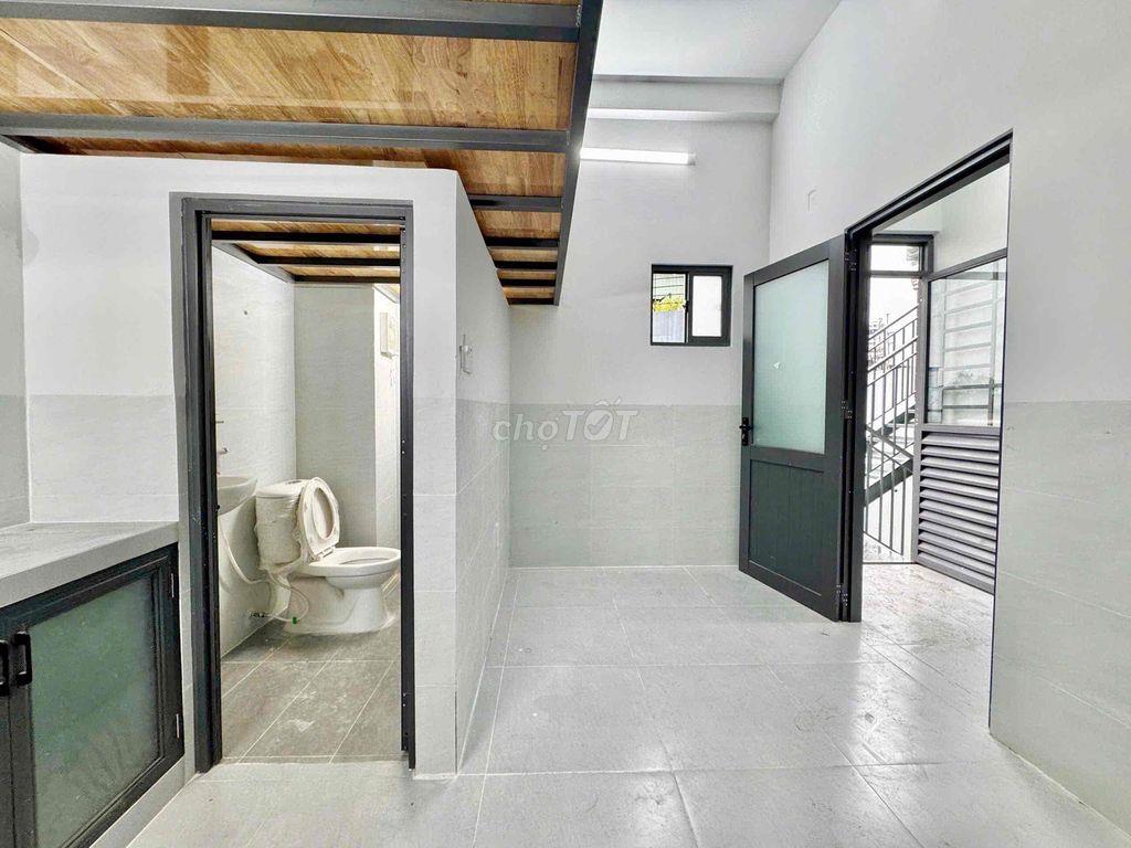 DUPLEX MỚI XÂY FULL NT GÁC CAO - THANG MÁY - GẦN ÂU CƠ & ĐH VĂN HIẾN