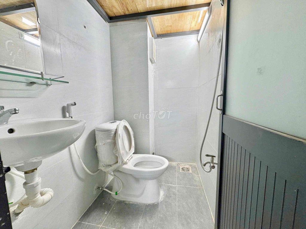 DUPLEX MỚI XÂY FULL NT GÁC CAO - THANG MÁY - GẦN ÂU CƠ & ĐH VĂN HIẾN