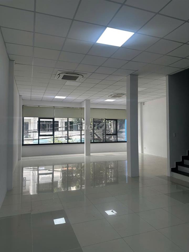 Cho thuê văn phòng 150m2 đường Phan Bá Phiến, giá siêu tốt 21 triệu