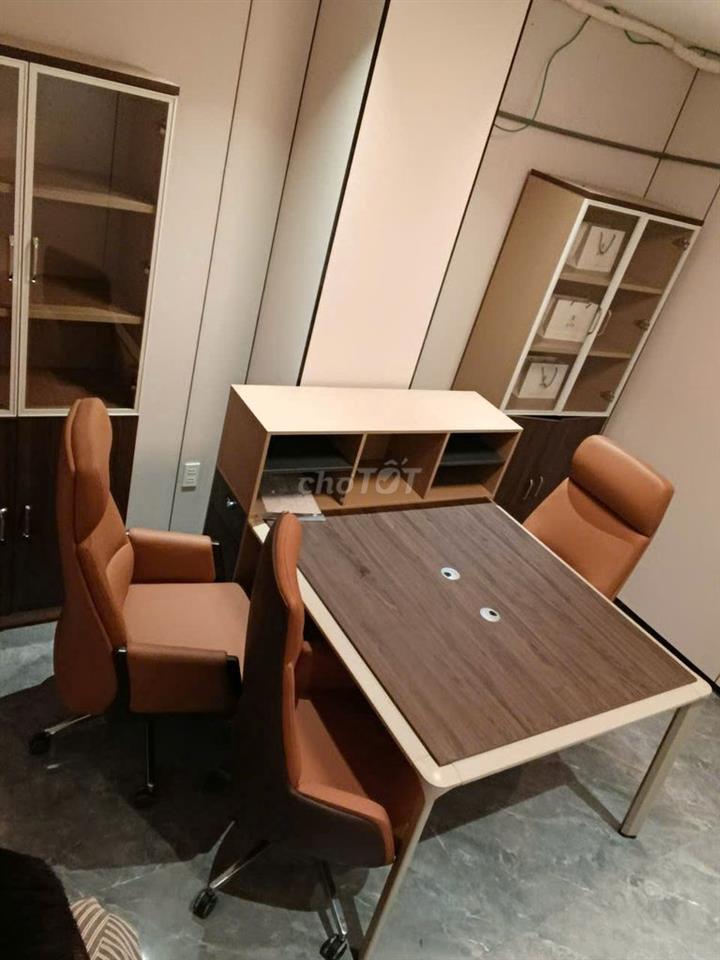 Cho thuê văn phòng Hai Bà Trưng 110m2, full nội thất, giá 37tr