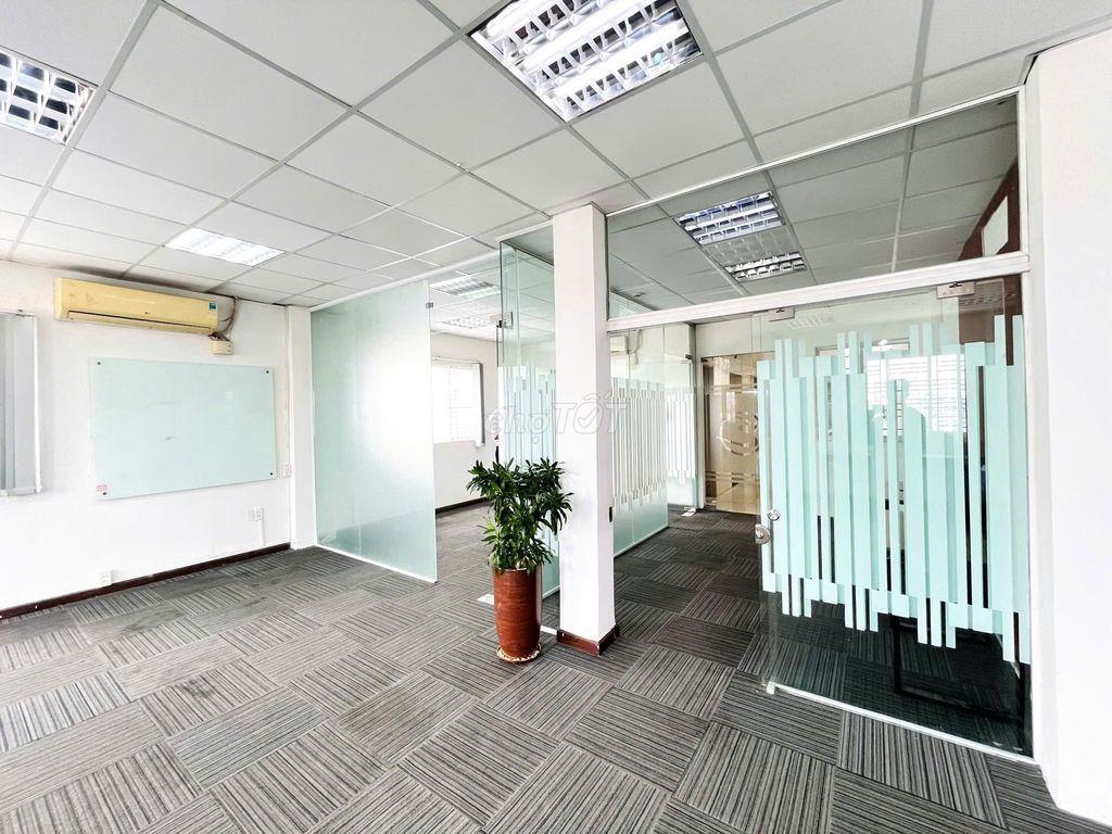 Cho thuê văn phòng  CMT8 (70m2), thiết kế đẹp, giá tốt 19 triệu/tháng