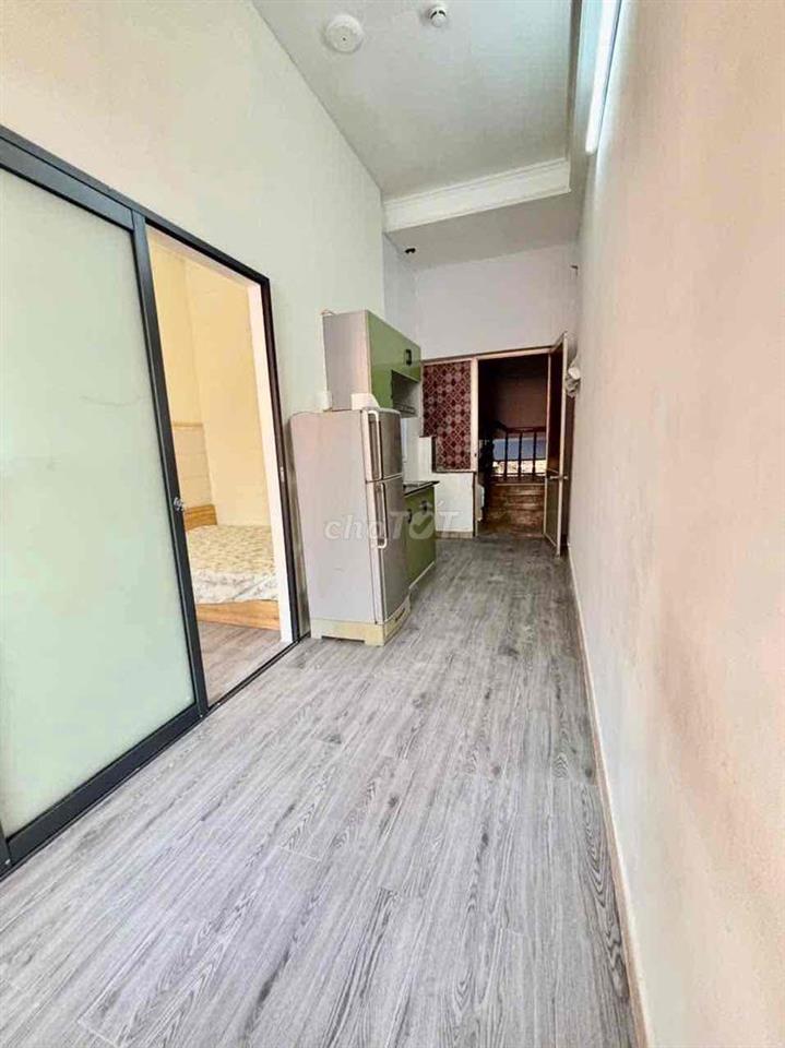 Tách bếp cửa sổ trời ngay Tại Gần Sân Bay Ga T1