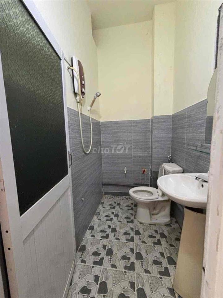 Tách bếp cửa sổ trời ngay Tại Gần Sân Bay Ga T1