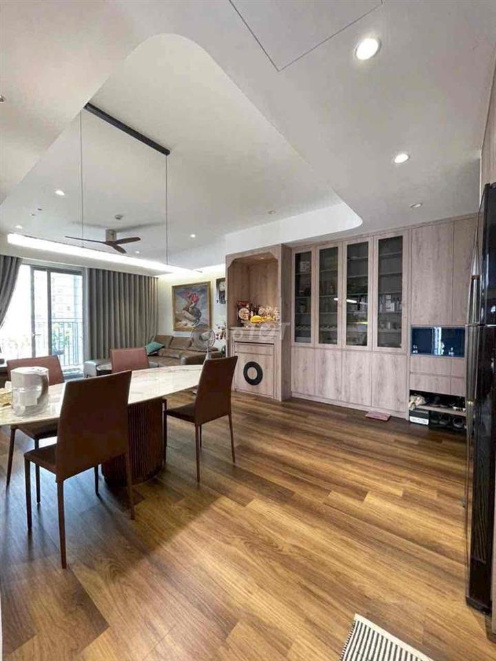Bán chung cư cao cấp ngay mặt tiền Nguyễn Hữu Thọ  Quận 7 - Nhà Bè