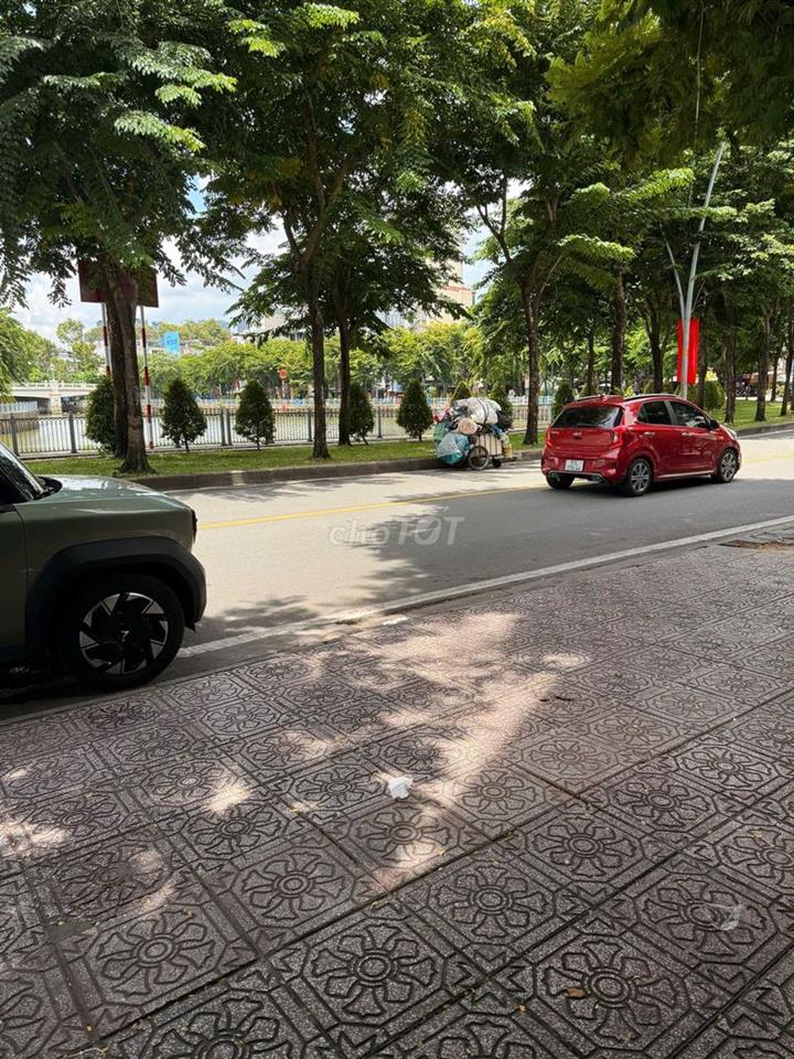 Cho thuê mặt bằng đường Hoàng Sa, Phường tân Định, Q1