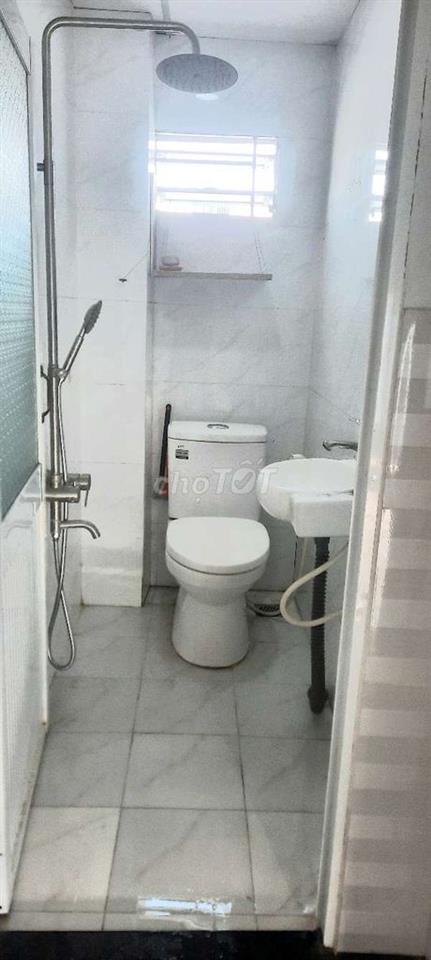 Nhà trống nguyên căn cho thuê lâu dài