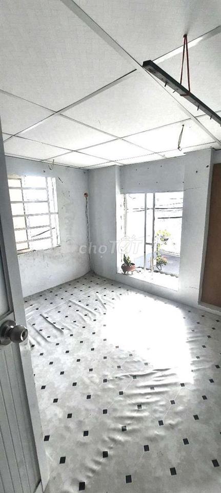 Nhà trống nguyên căn cho thuê lâu dài