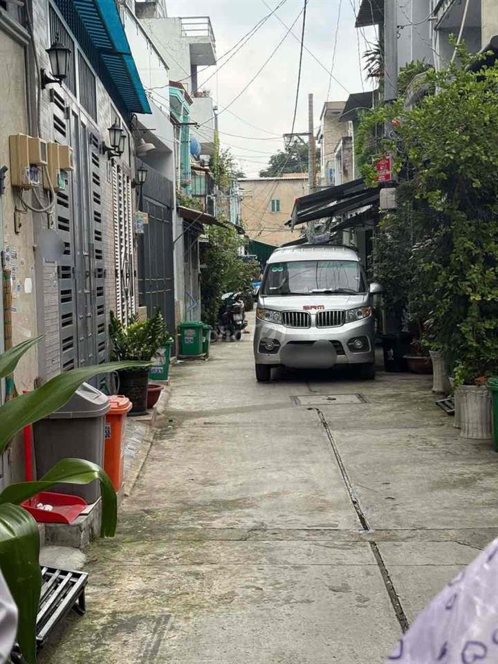Nhà hẻm xe hơi, 1/ đường Chiến Lược, gần chợ Bình Trị Đông