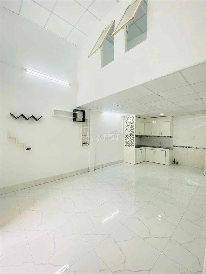 Nhà hẻm xe hơi, 1/ đường Chiến Lược, gần chợ Bình Trị Đông