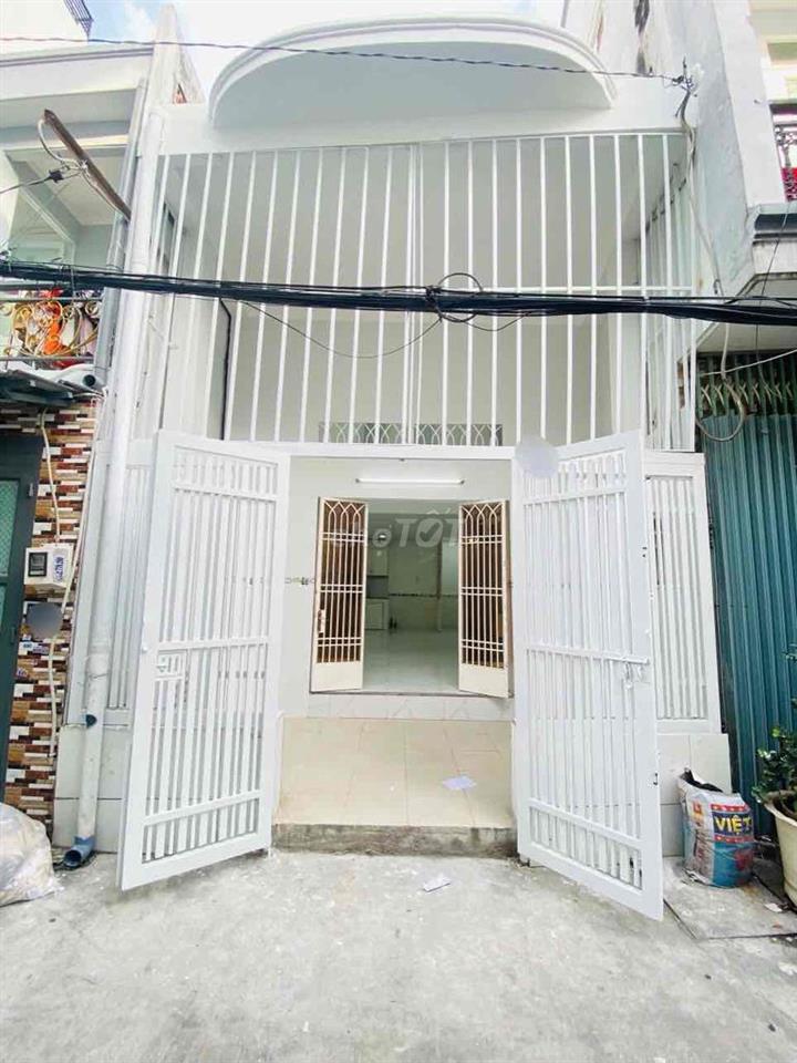 Nhà hẻm xe hơi, 1/ đường Chiến Lược, gần chợ Bình Trị Đông