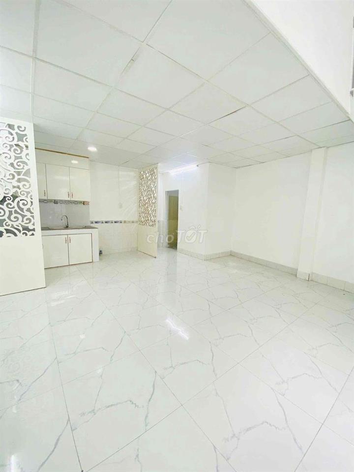 Nhà hẻm xe hơi, 1/ đường Chiến Lược, gần chợ Bình Trị Đông