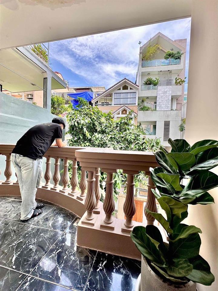 Phòng studio bancol, mới 100% gần Bờ Kè Hoàng Sa, Cầu Lê Văn Sỹ Quận 3