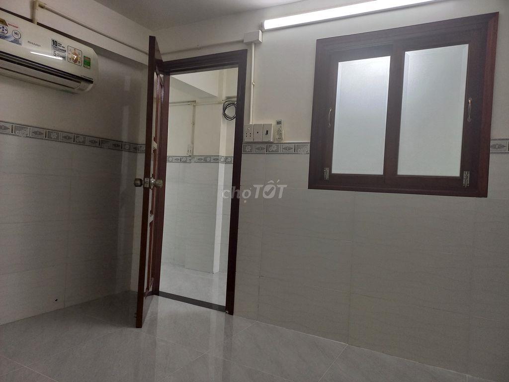 Cho thuê nhà 2PN Quận 5 sạch đẹp gần chợ Hòa Bình