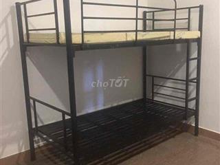 cần 4 nam ở ghép