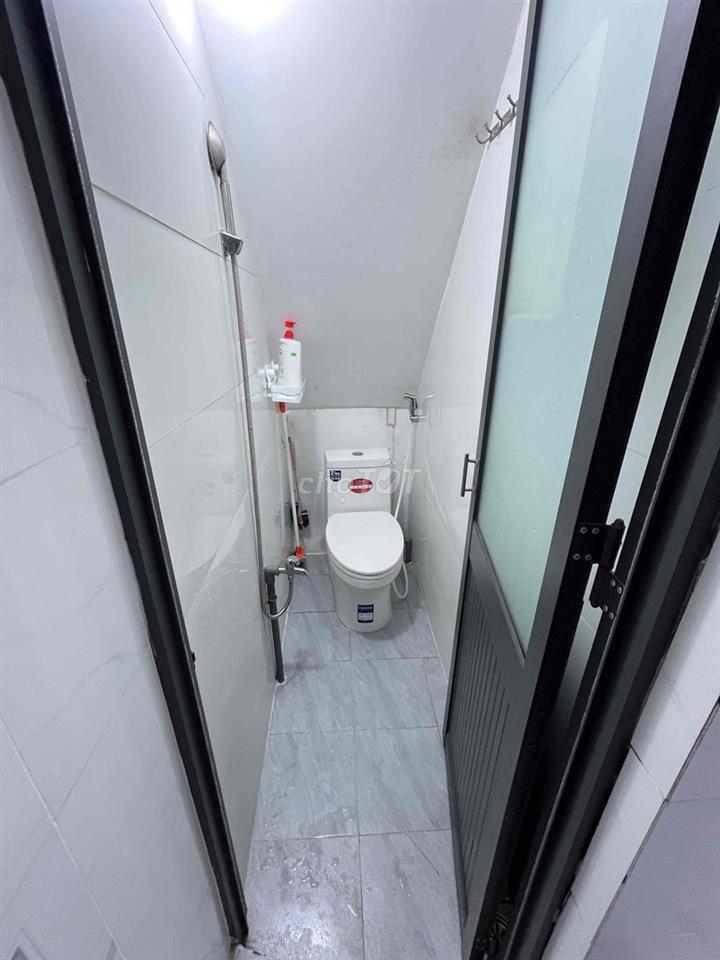 nhà góc 2 mặt tiền cách hẻm xe hơi 500m