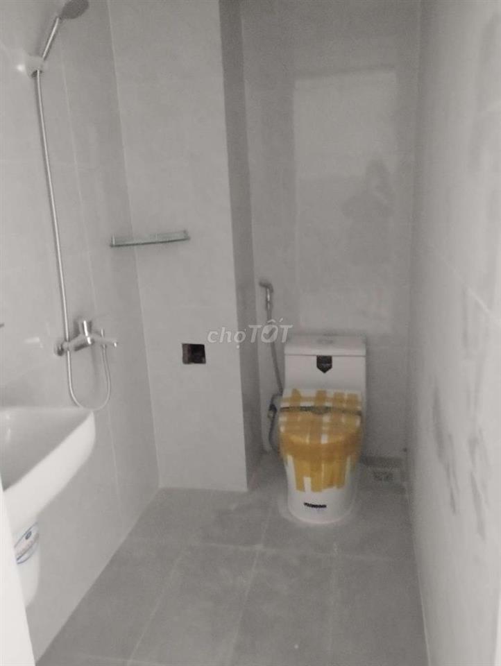 Tìm nữ ở ghép