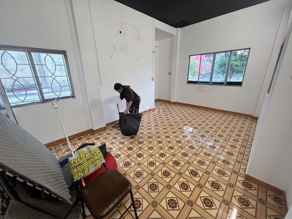 Cho thuê MB tầng 1 (60m2-WC riêng) mặt tiền đường Hoàng Sa, P.Tân Đinh