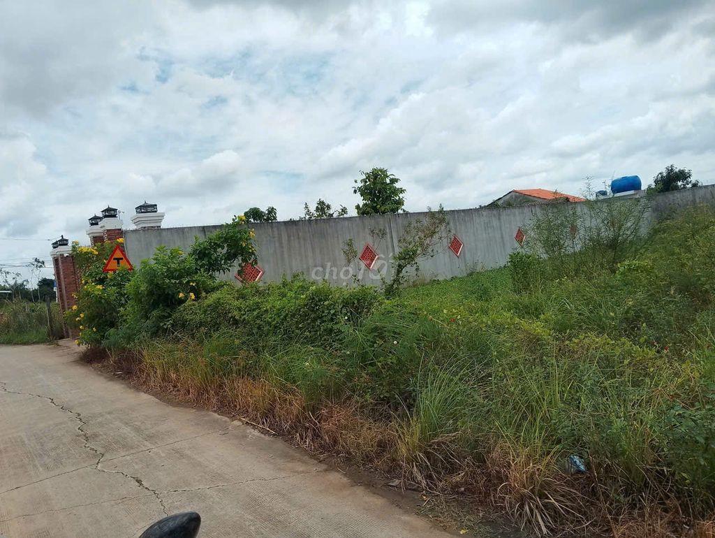 Bán Đất 320m2 full thổ cư giá 2,7 tỷ mặt tiền Đường Nguyễn Thị Bầy 