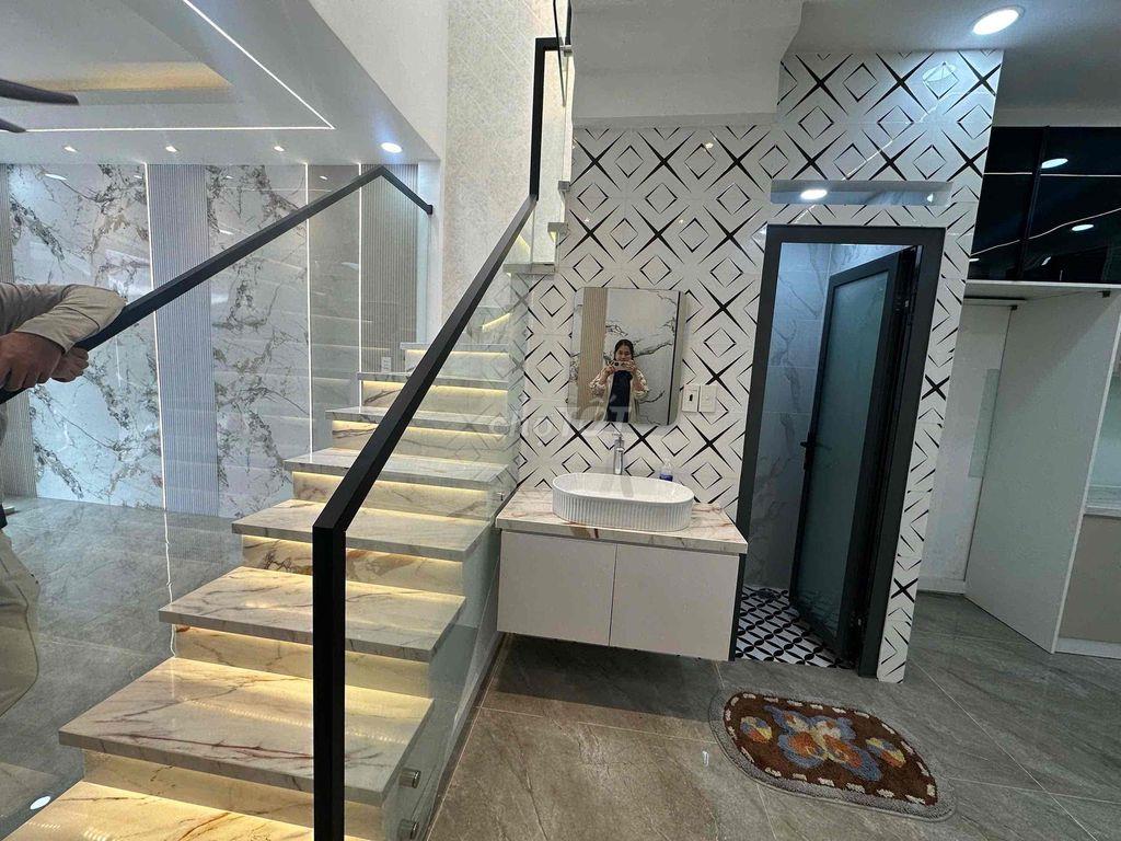 Cho thuê nhà nguyên căn hẻm ô tô MT đường số 9