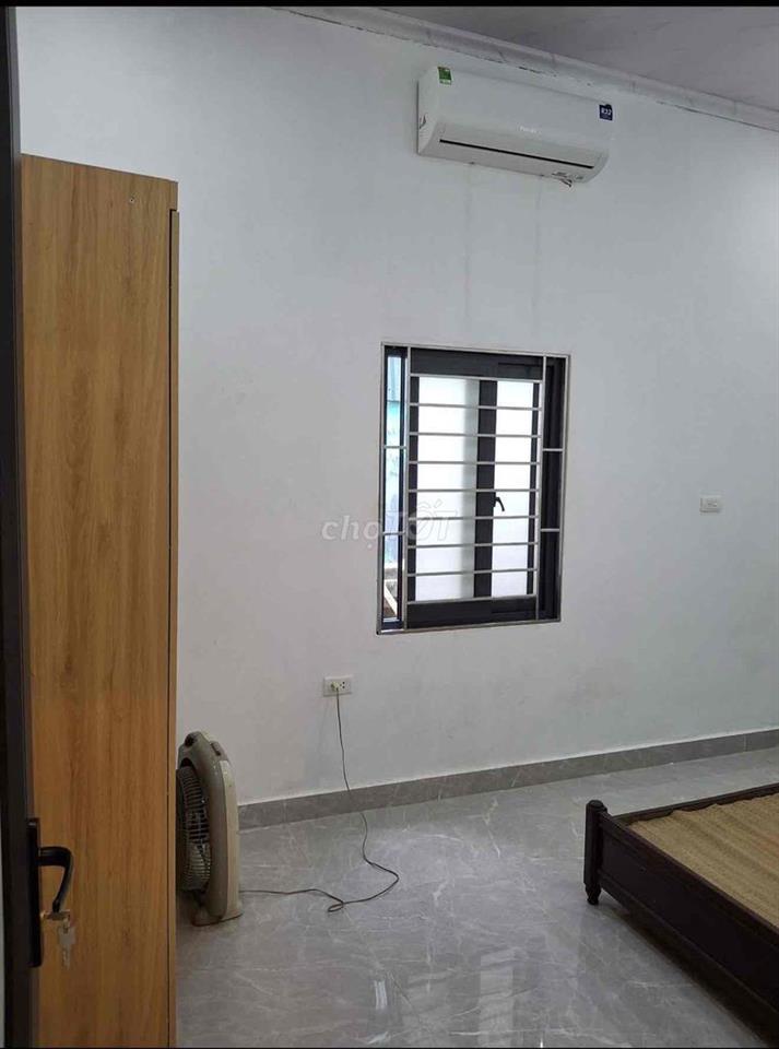 chính chủ cho thuê nhà c4 riêng biệt 2pn, 1 khách diện nước tự trả