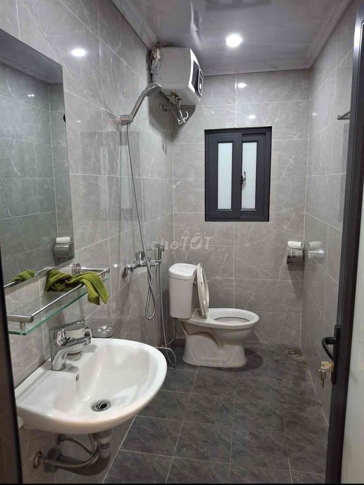 chính chủ cho thuê nhà c4 riêng biệt 2pn, 1 khách diện nước tự trả