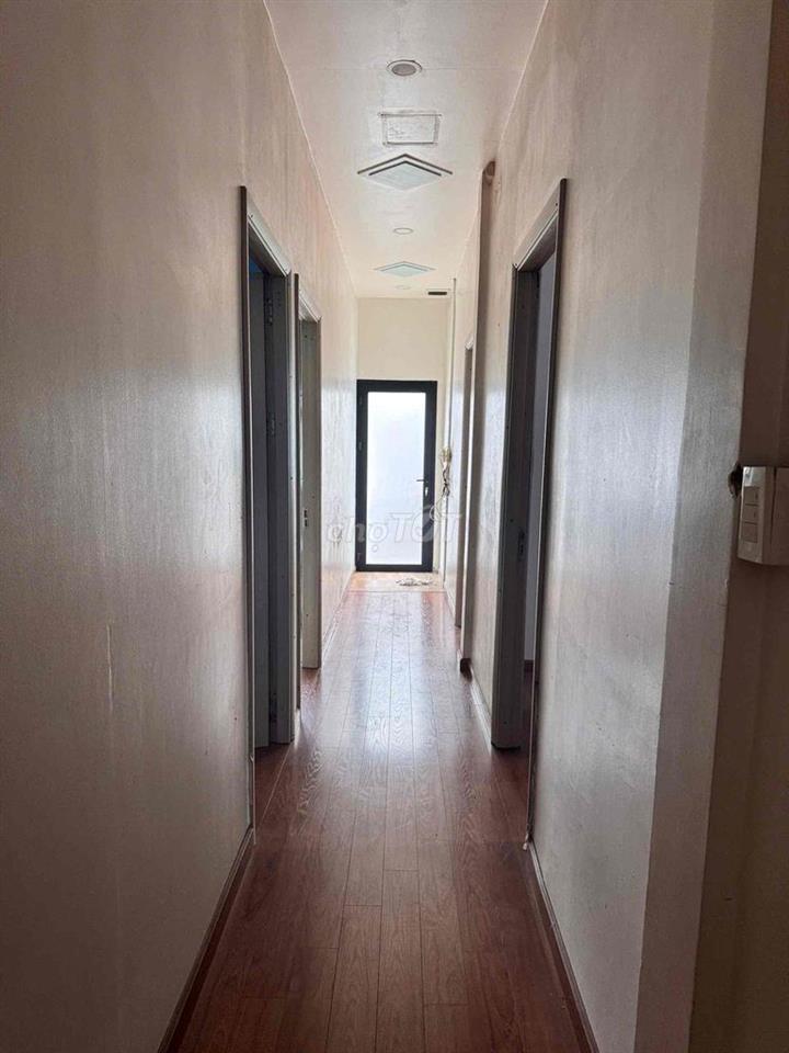 [CHÍNH CHỦ Dọn vào ở liền] Nhà ốp gỗ nội thất, kính cường lực