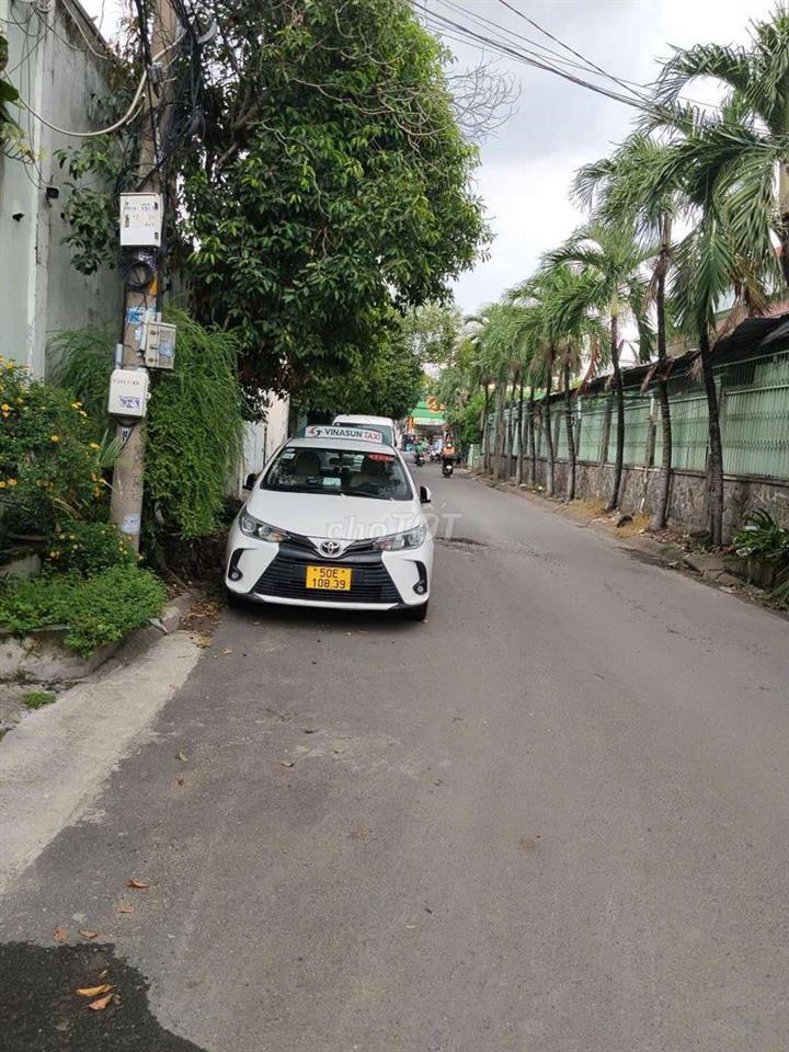 Mặt bằng kinh doanh 12mx21m.
